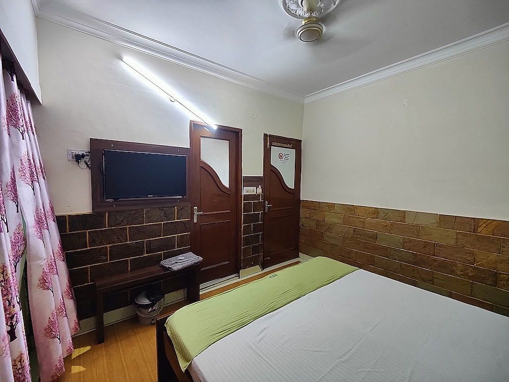 Harish Guest House -Railway Station Road Deluxe Double Room 24