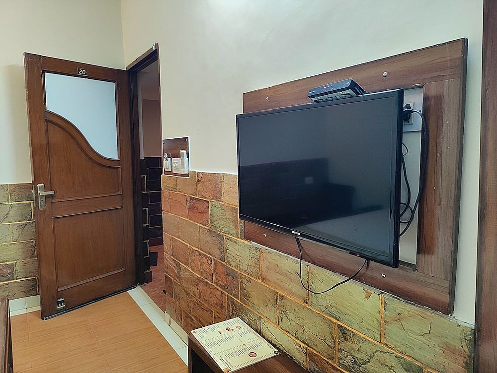 Harish Guest House -Railway Station Road Deluxe Double Room 23