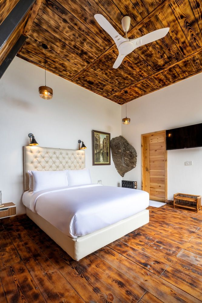 amã Stays & Trails Serendipity, Ranikhet Kamet 2 bedrooms 2