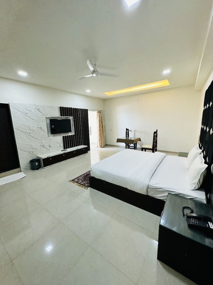 Premium Suite