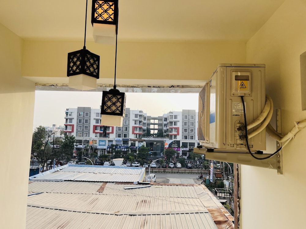 Hotel Shree Palace Deluxe Room 24