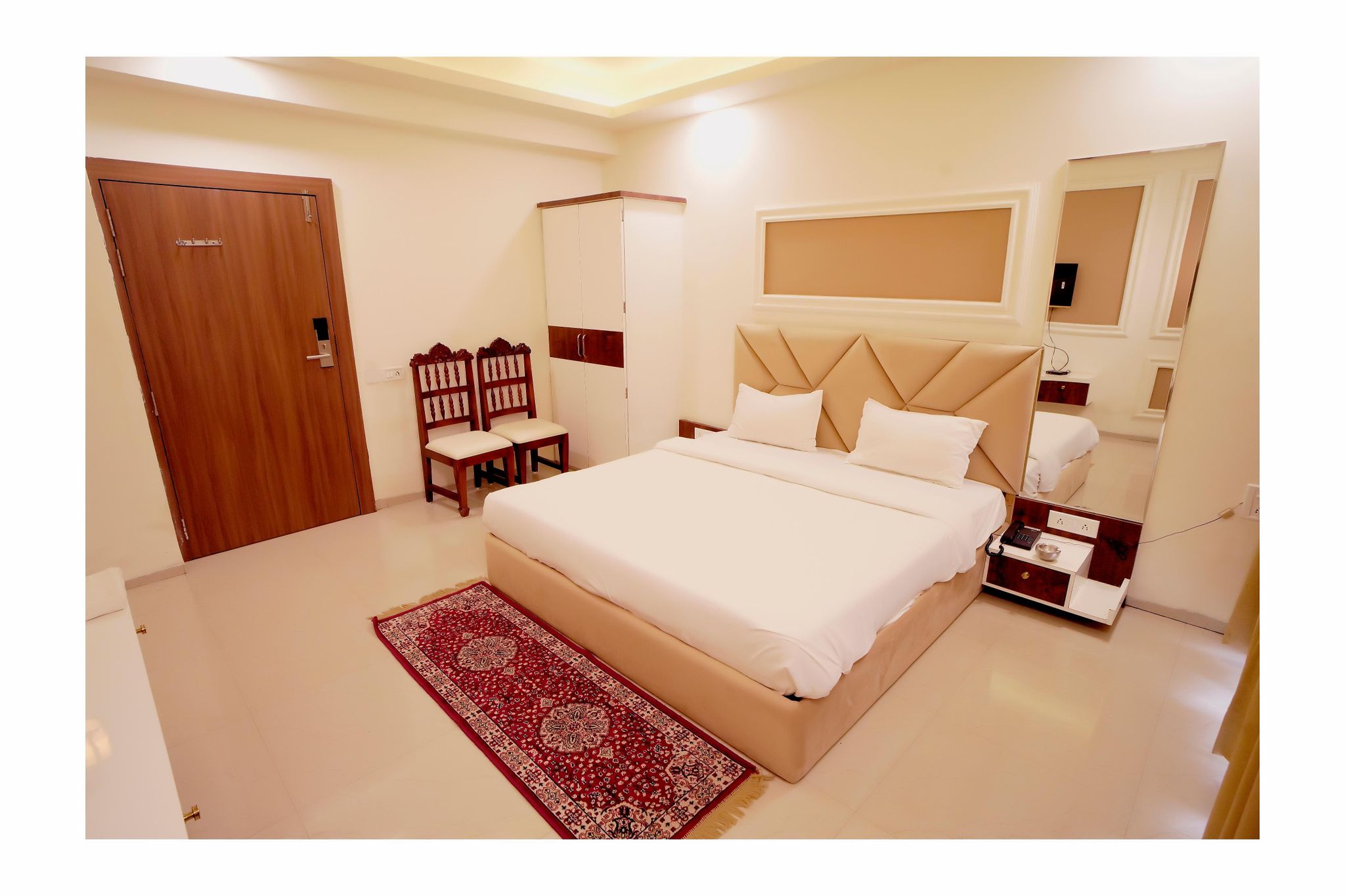 Hotel Shree Palace Deluxe Room 20