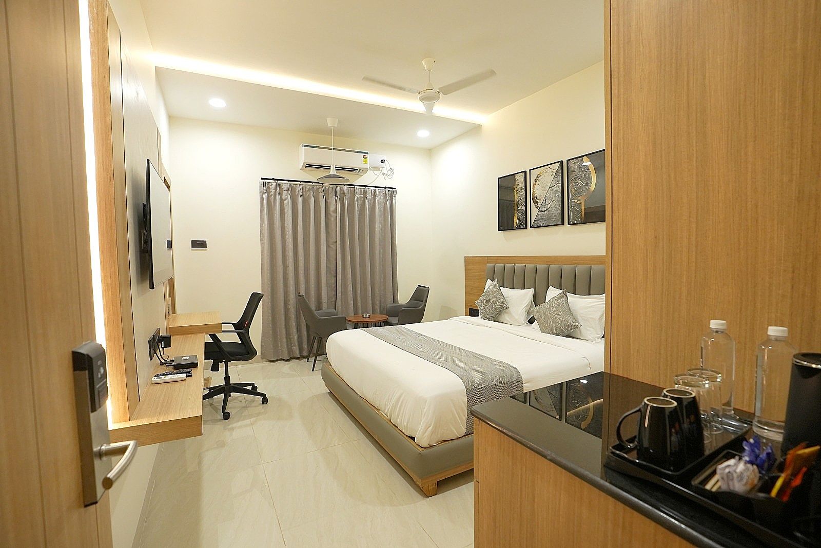 Oak Business Hotel Superior Room King 5