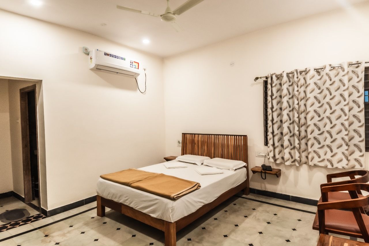 Semi Deluxe AC Room
