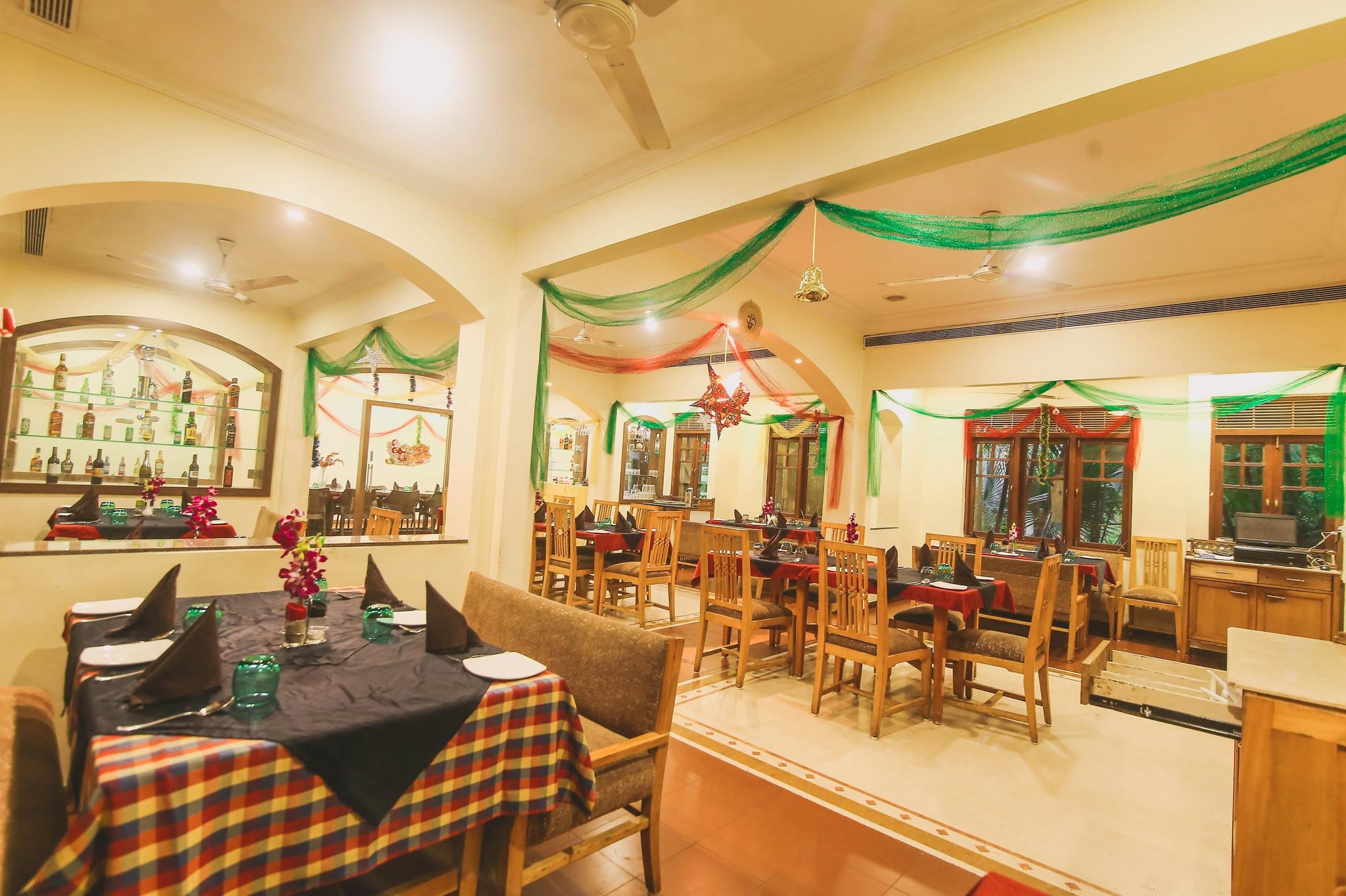 Food & Dining