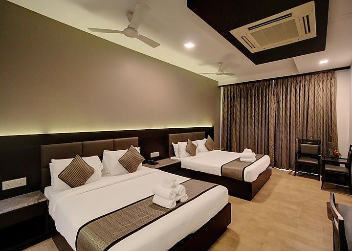 Super Deluxe Family Room