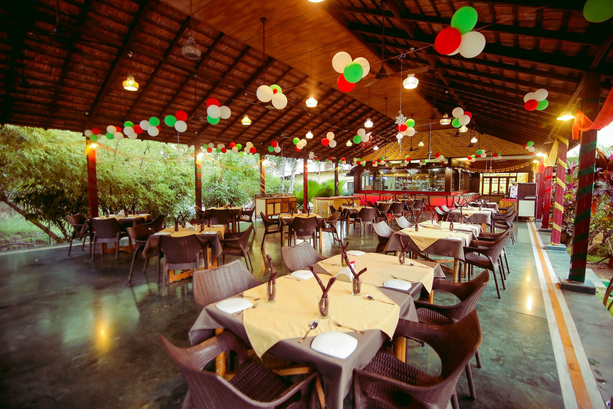 Food & Dining