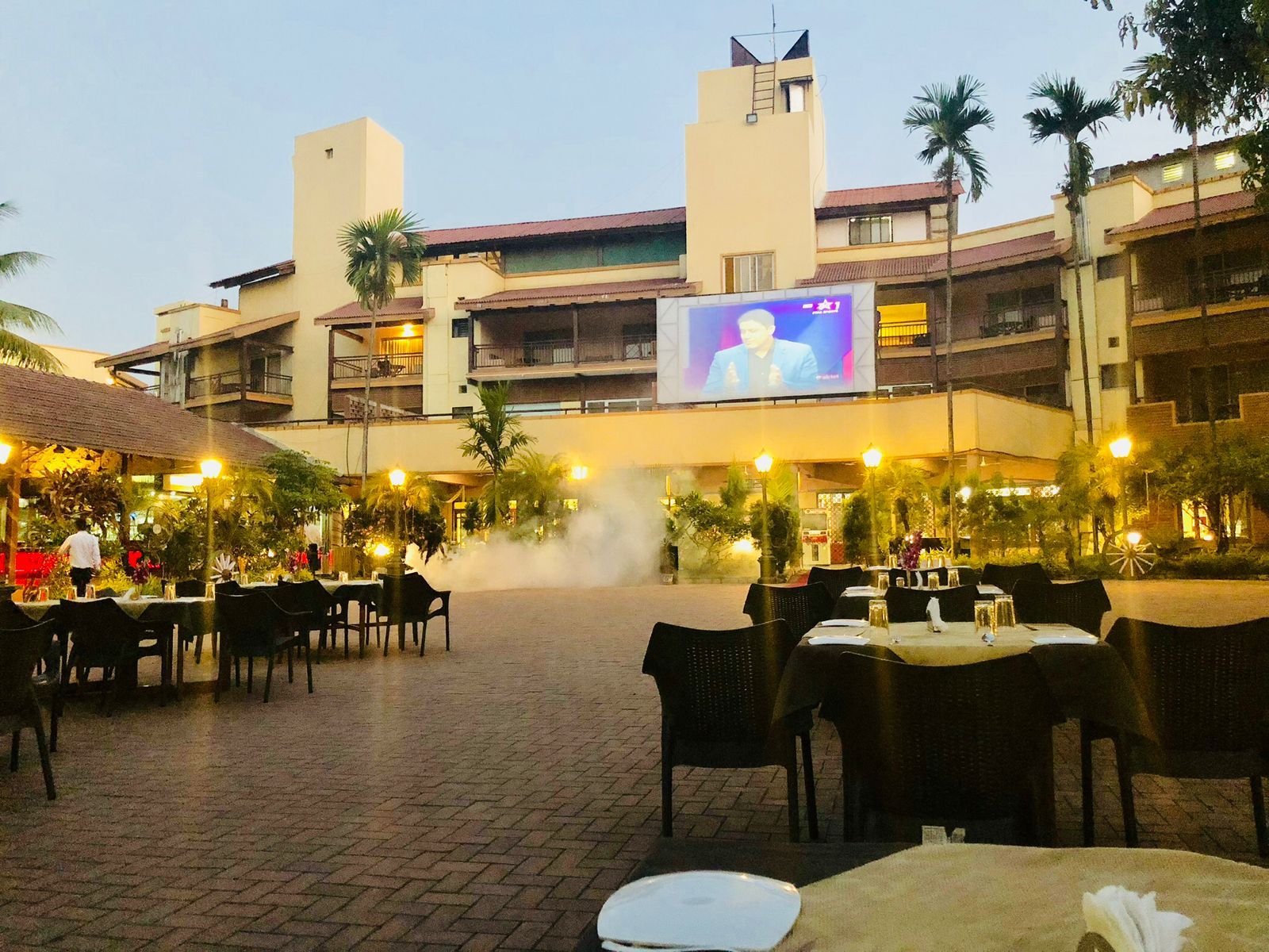 Food & Dining