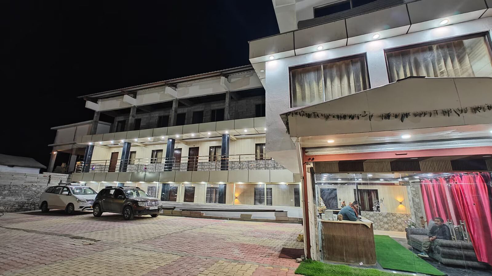 SnR Grand, Badrinath