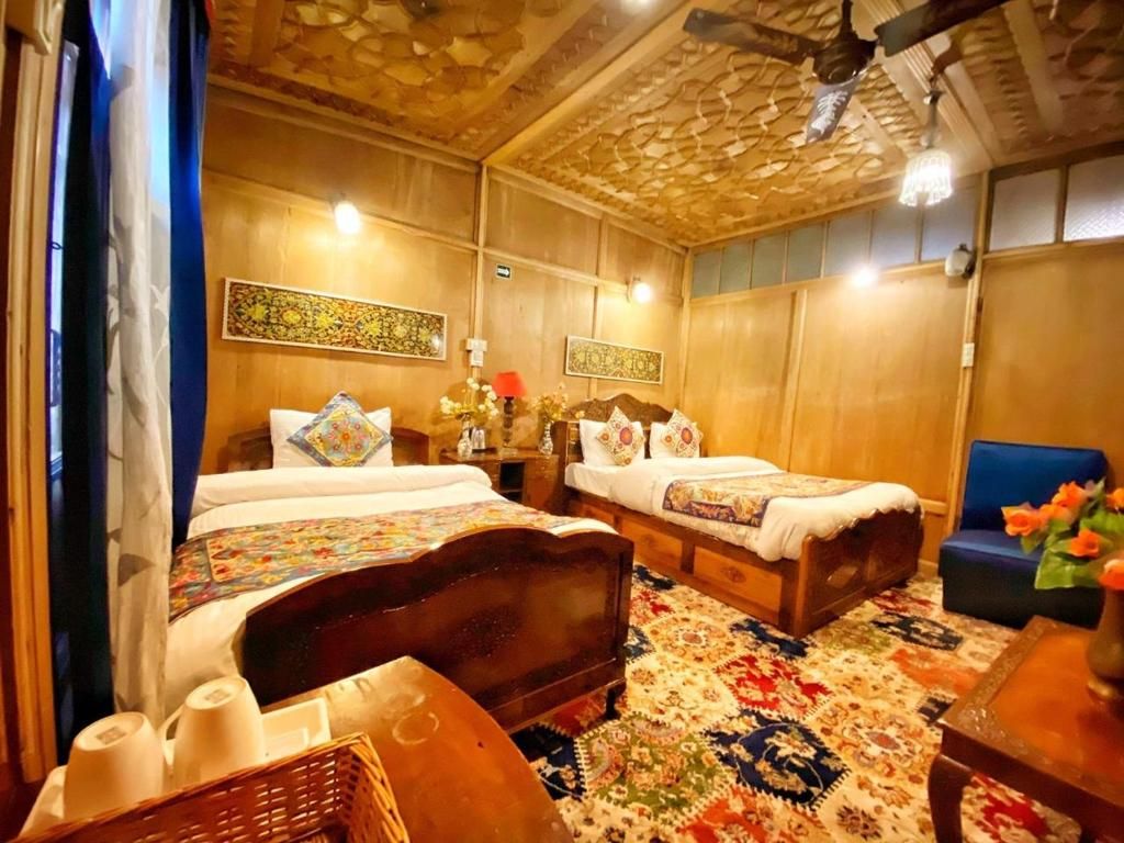 Deluxe Room (Book 2 night and Get 1 hour shikara ride complimentary)