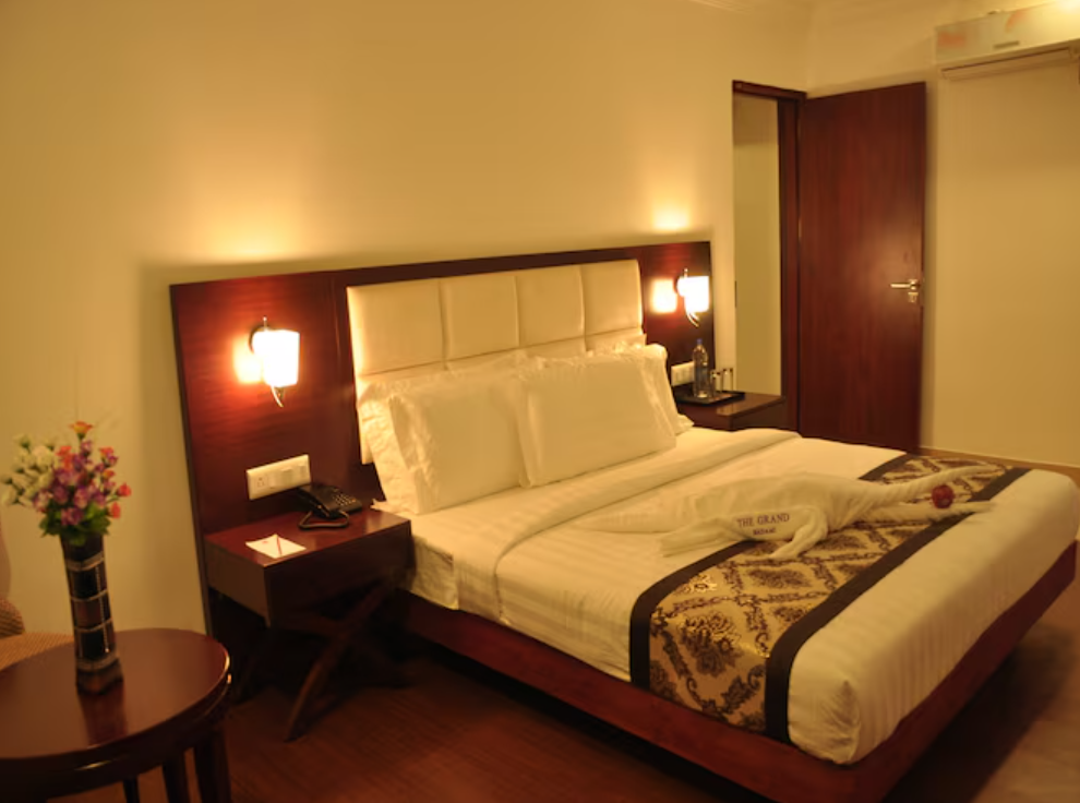 Grand Clarks Inn Badami  Suit Room 2