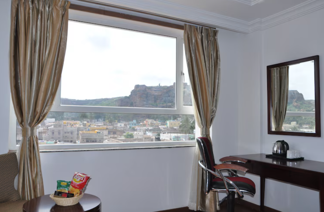 Grand Clarks Inn Badami  Suit Room 4