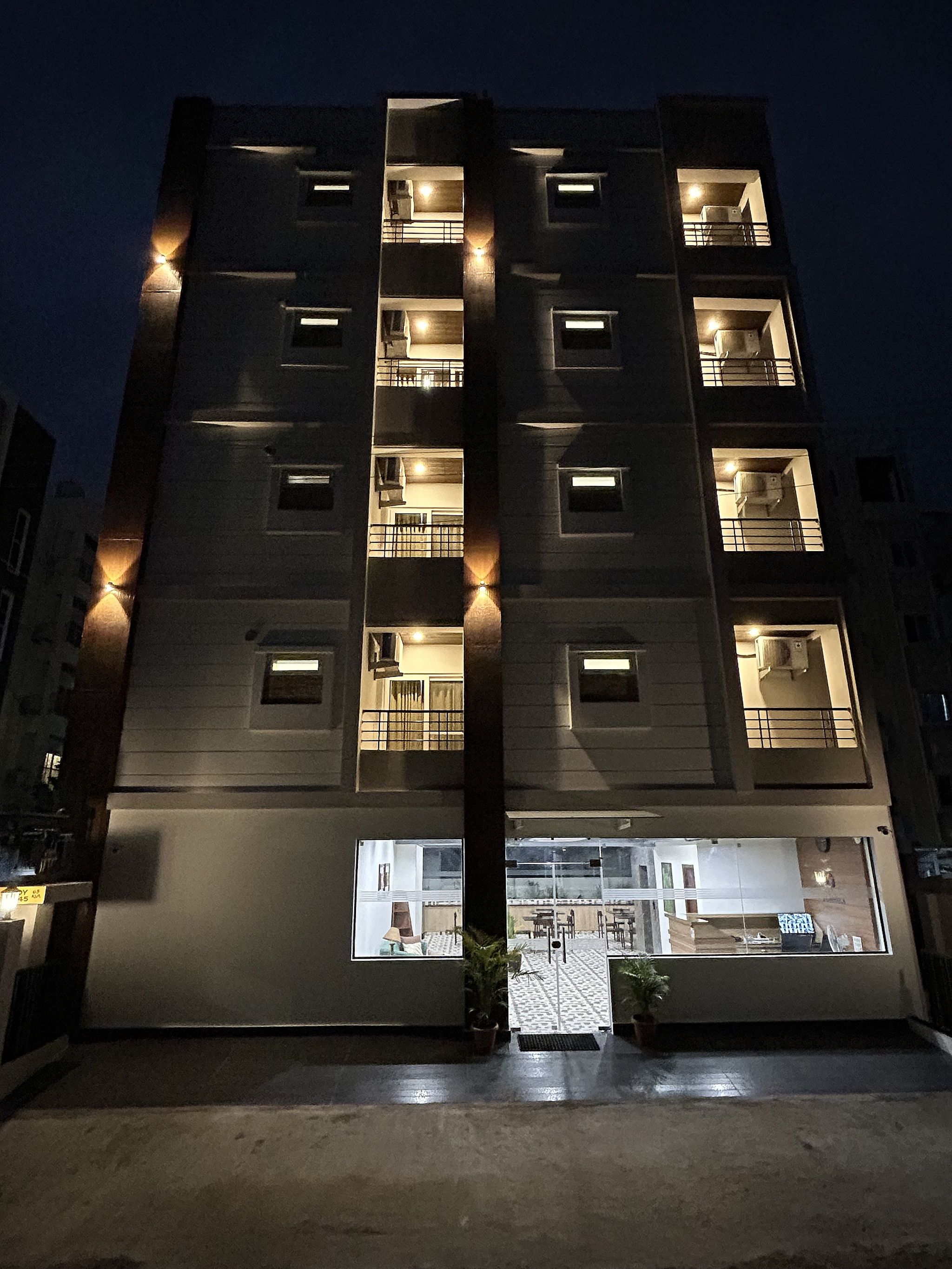 Palladium Luxury Suites Financial District Unit II