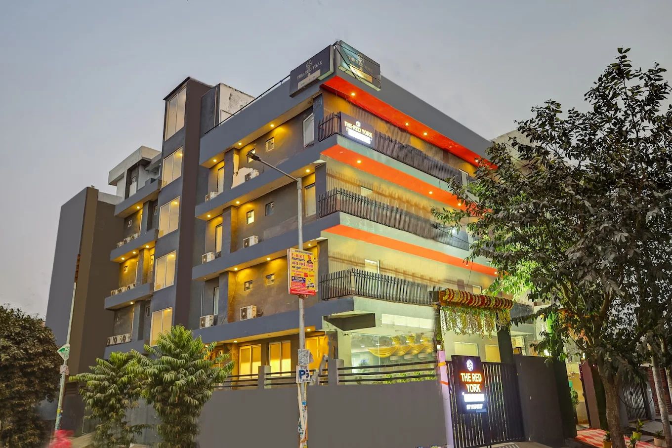 Hotel Red York, Sector 63