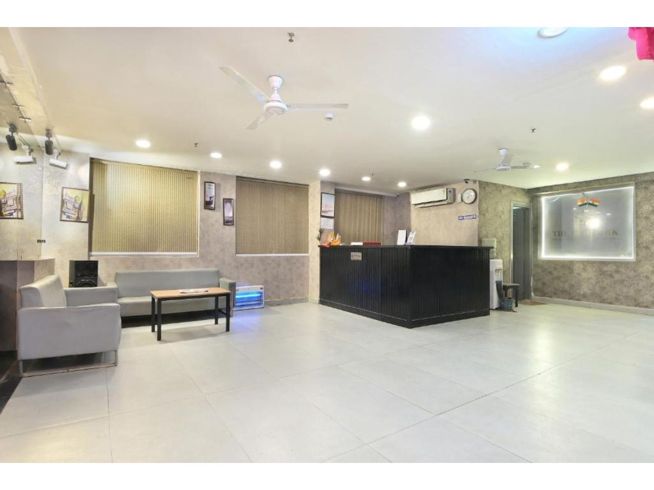 Hotel Red York, Sector 63