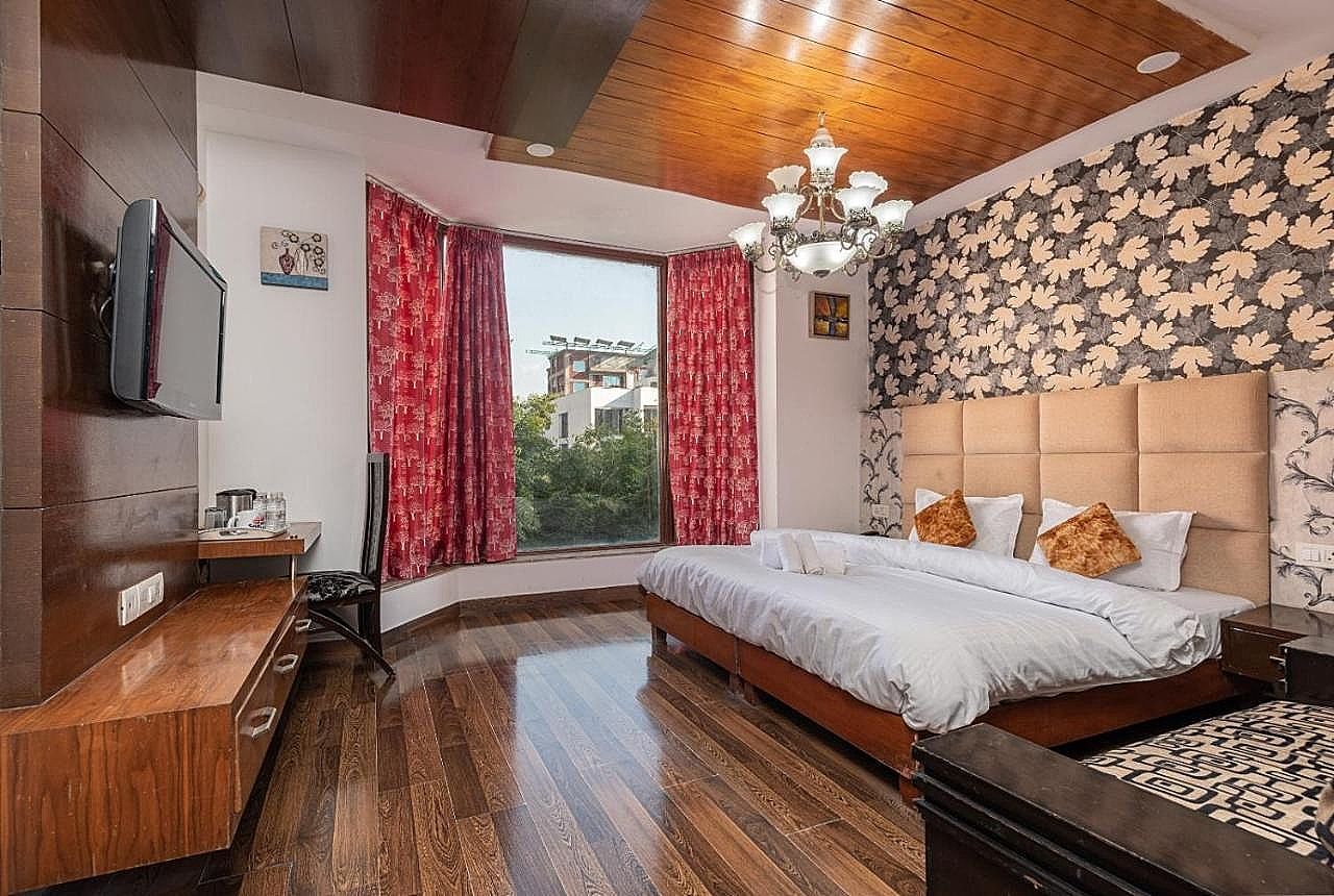 Deluxe Room (2 Adults + 1 Child)
