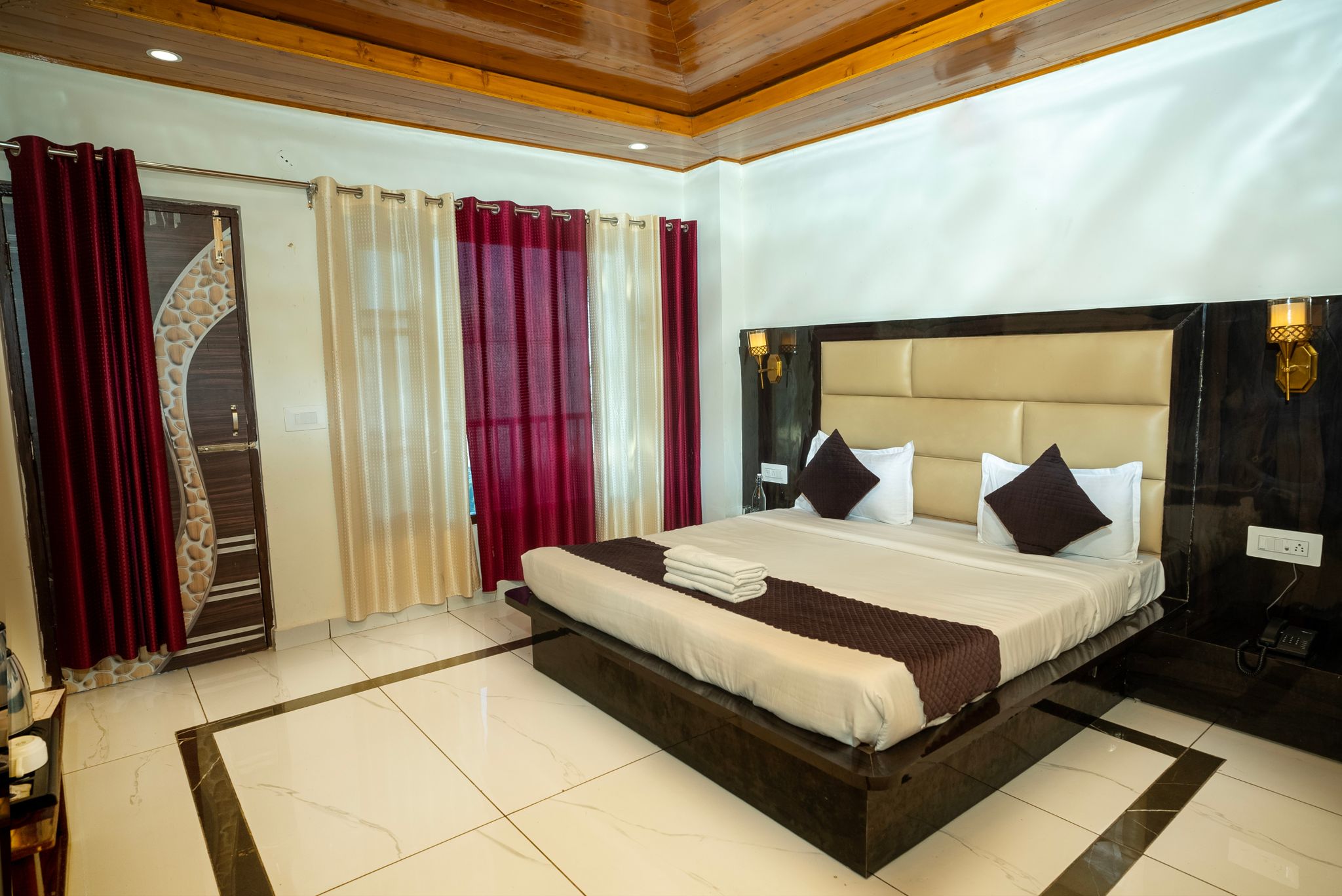 Valley View Super Deluxe Room