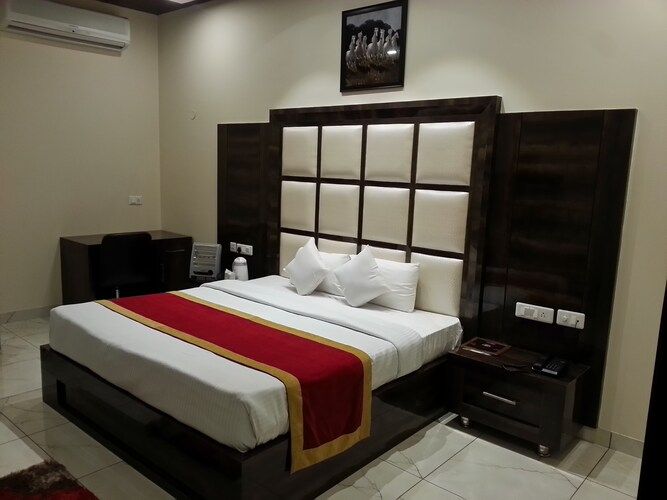 Hotel Maharaja Palace Executive Room