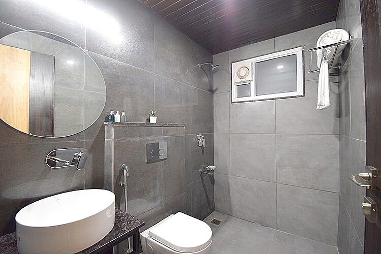 Hotel Blue Bells Plush Twin Beds 3