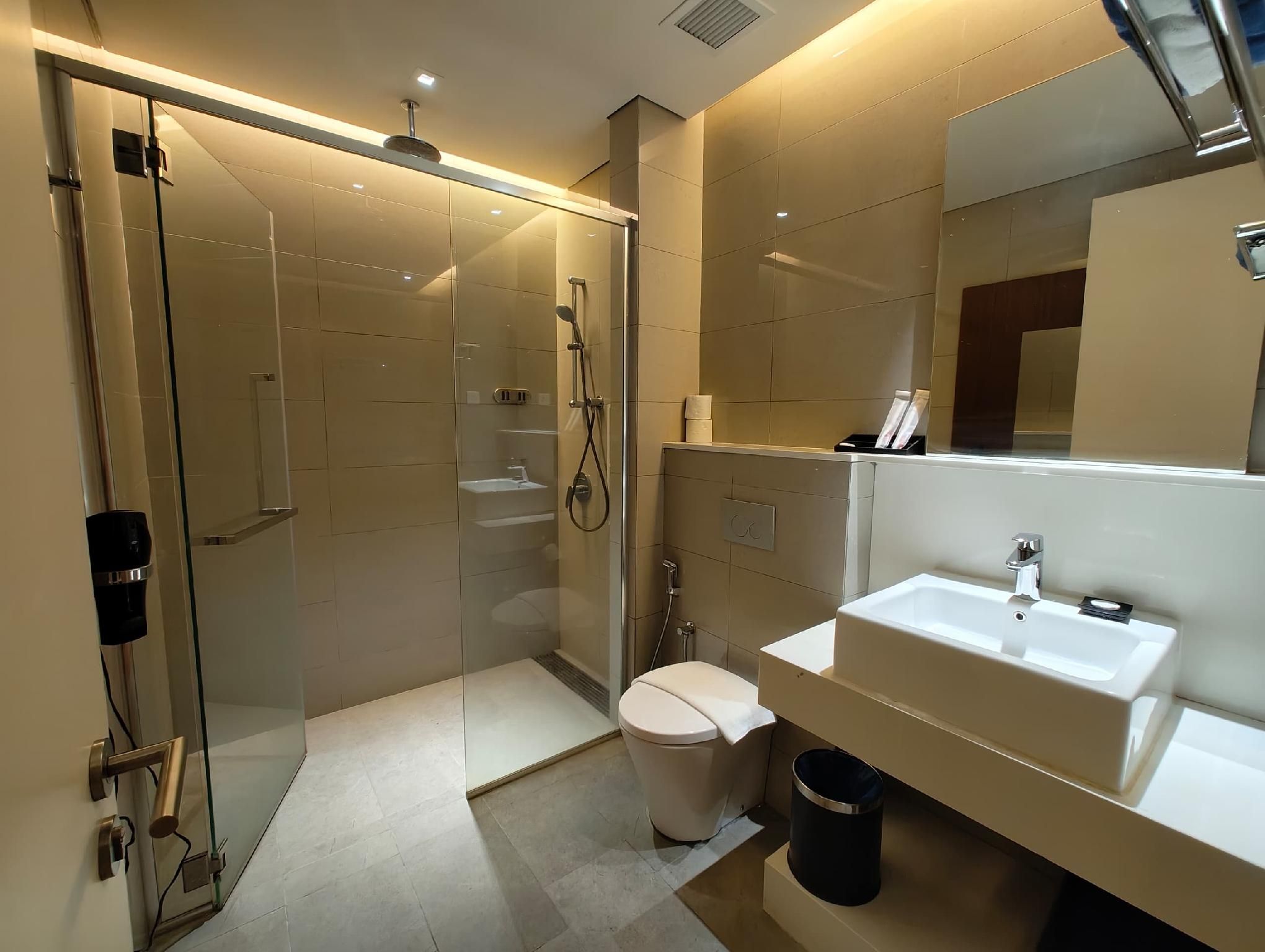 Executive Suite B