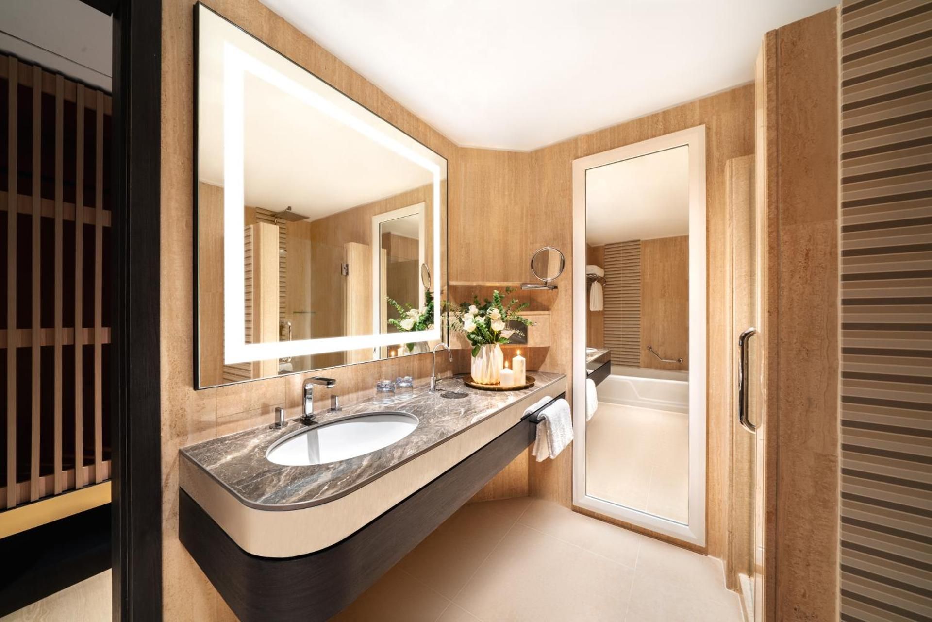 Signature Marina Bay Twin