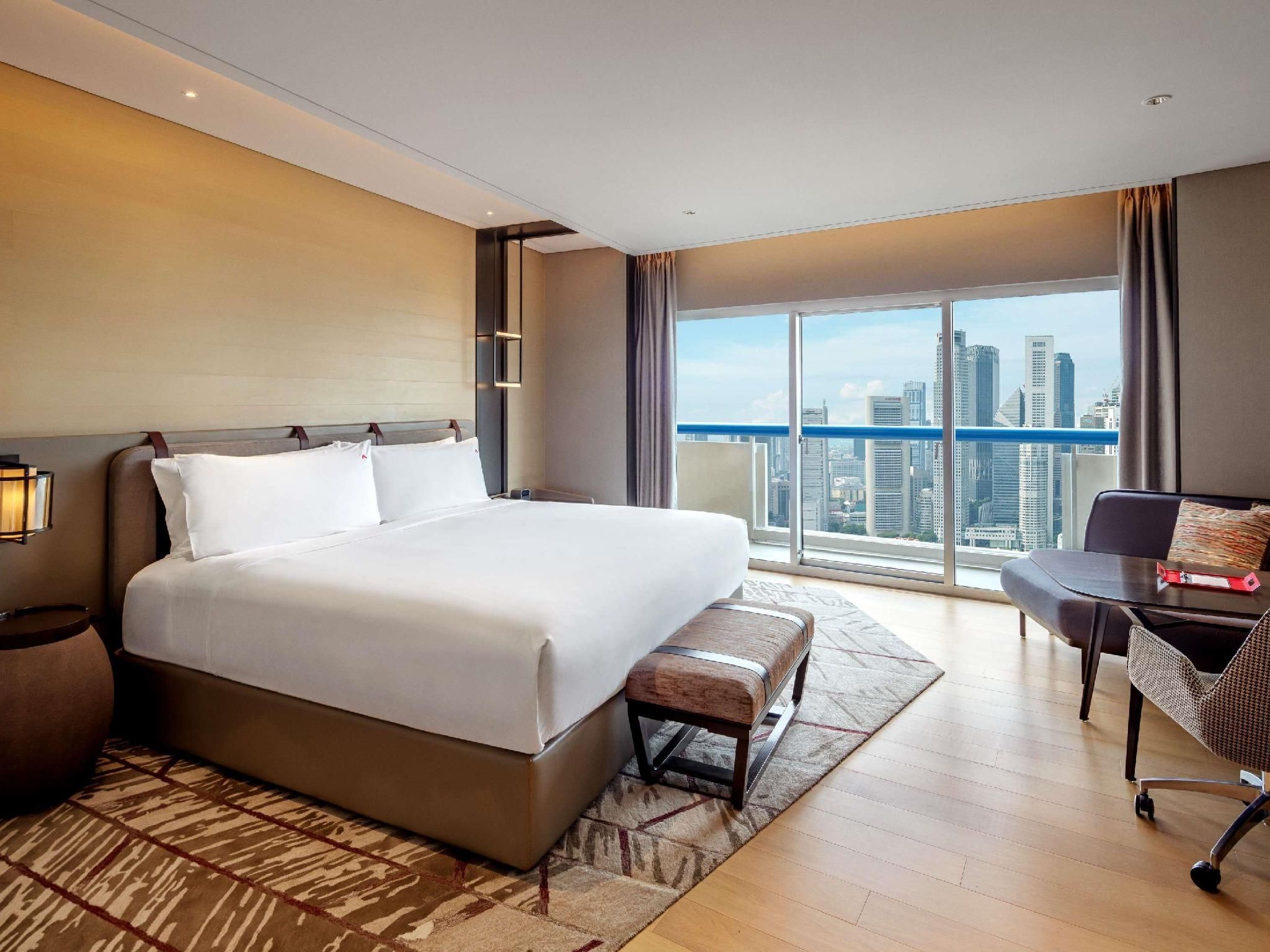 SWISS MARINA BAY, 1 King Plus, high floor, balcony, Marina Bay view