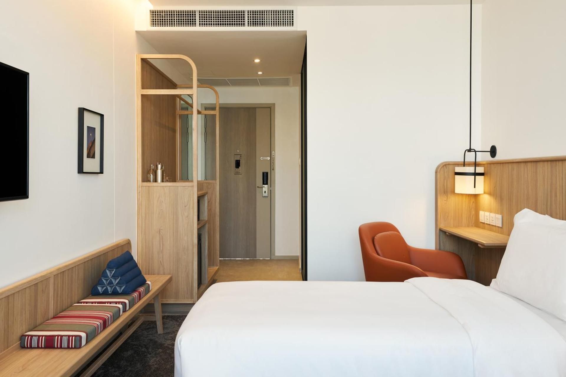 Comfy Courtyard View Twin Room