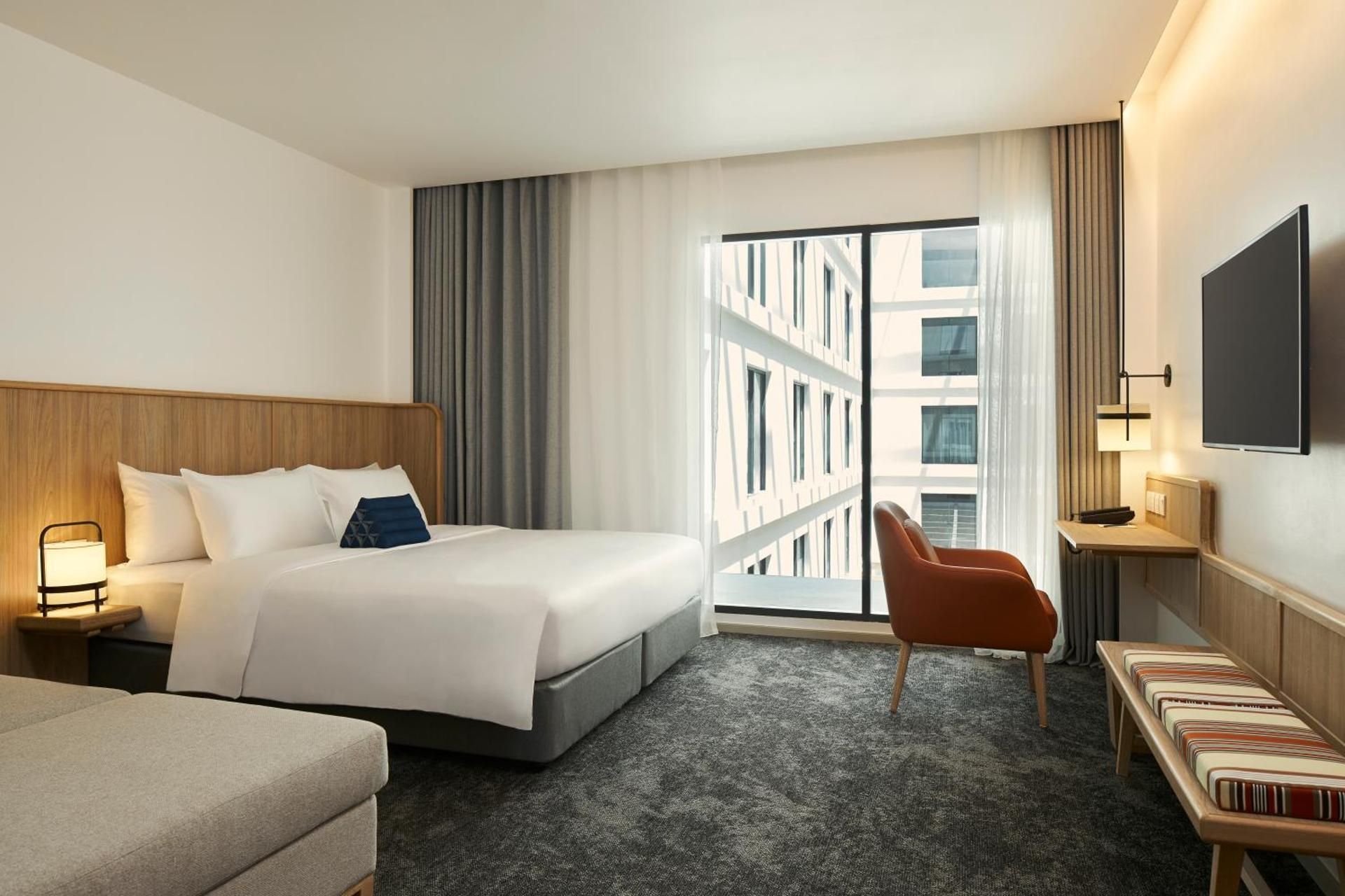 Biggy Courtyard View Room with Queen Bed