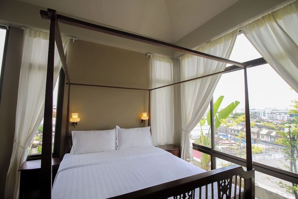 Grand Honeymoon Suite