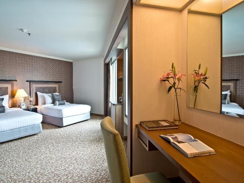 Room #2736534