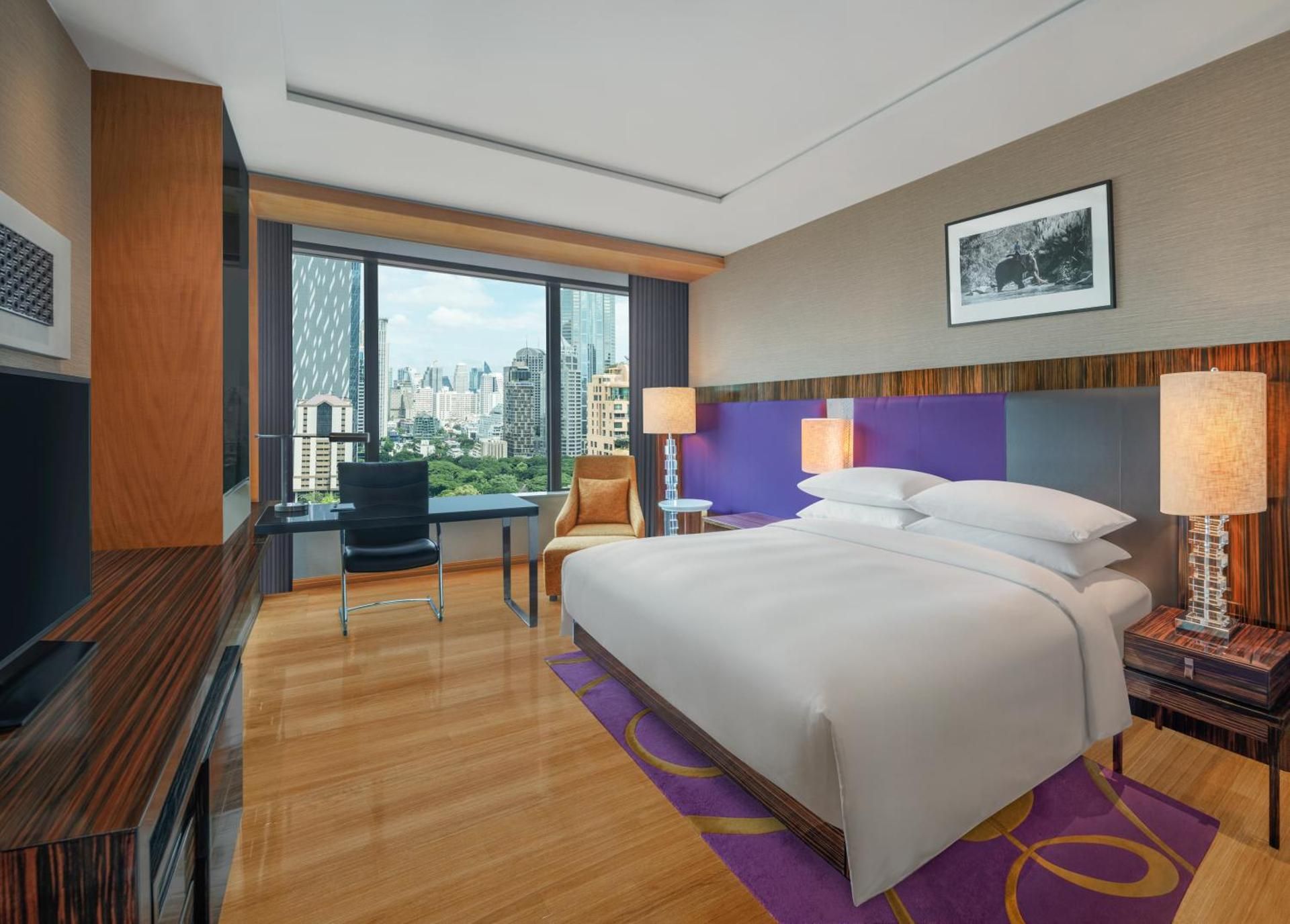 Executive, Club lounge access, Guest room, 1 King, High floor