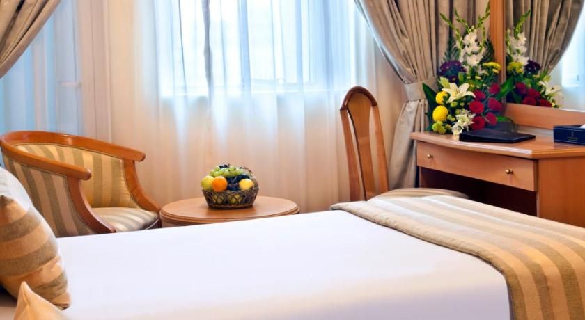 Landmark Plaza Hotel Standard Room 6