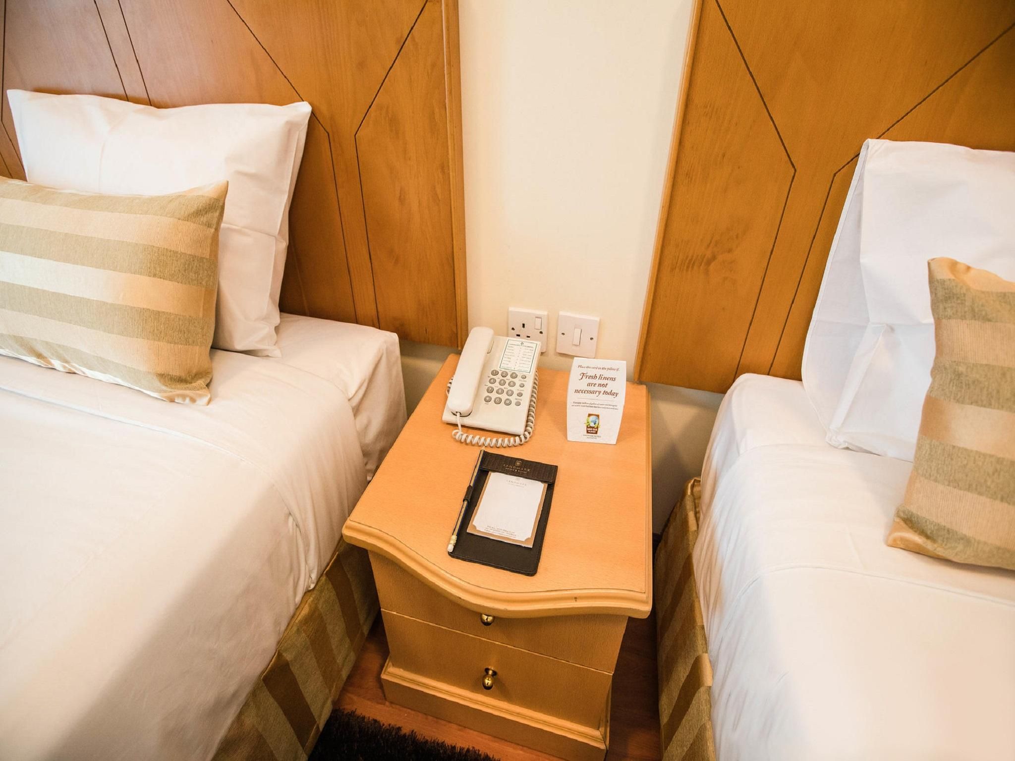 Landmark Plaza Hotel Standard Room 10