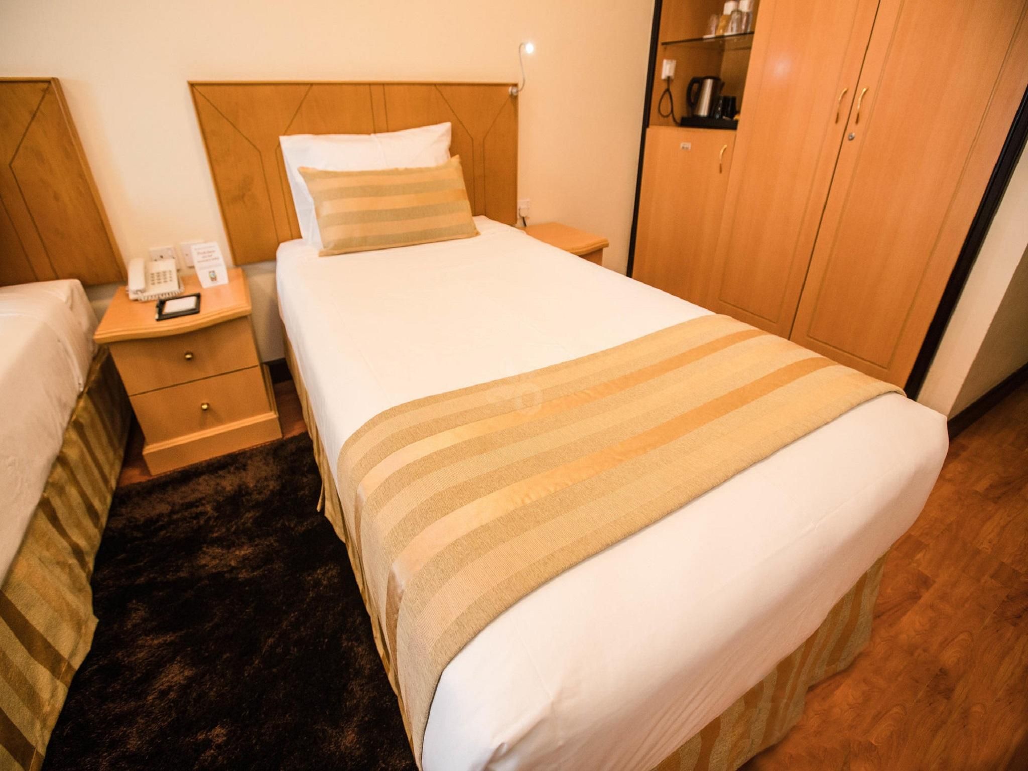 Landmark Plaza Hotel Standard Room 14