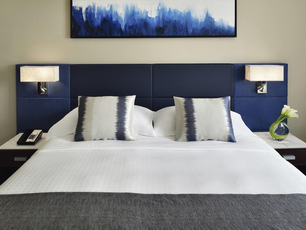 Mövenpick Hotel & Apartments Bur Dubai Superior Room, 1 King Bed 3