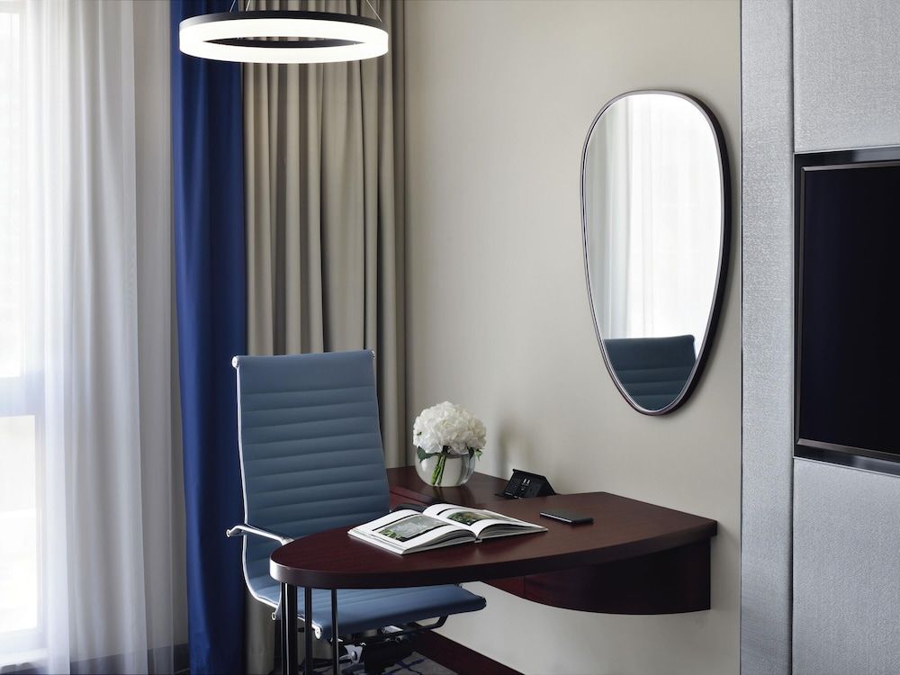 Mövenpick Hotel & Apartments Bur Dubai Superior Room, 1 King Bed 6