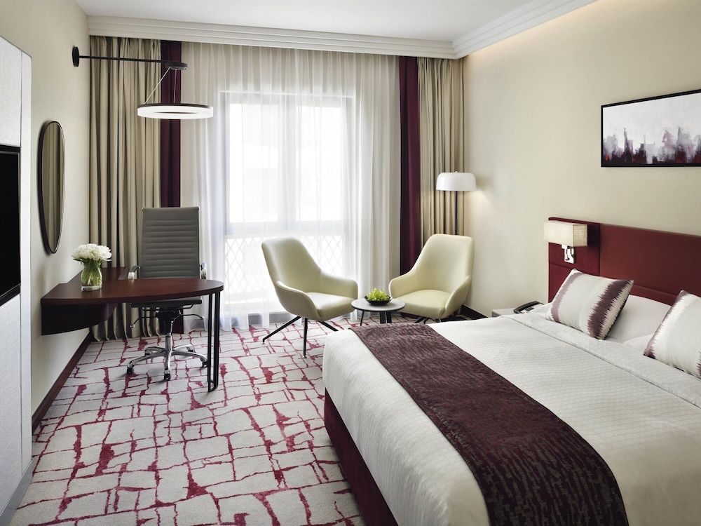 Mövenpick Hotel & Apartments Bur Dubai Superior Room, 1 King Bed 2