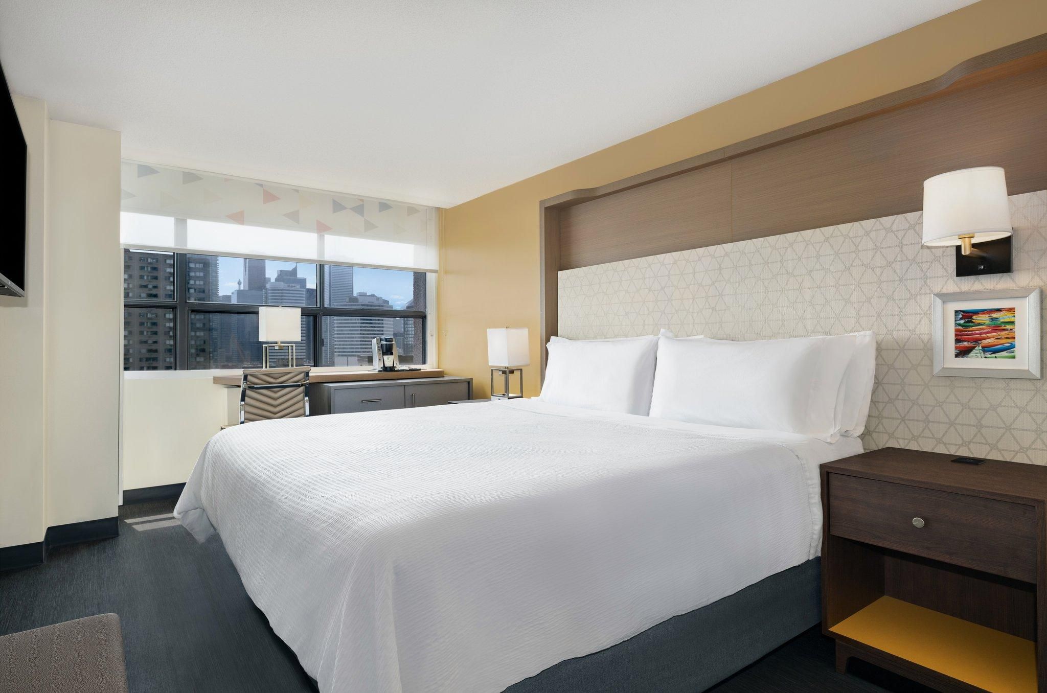 1 King Bed Premium