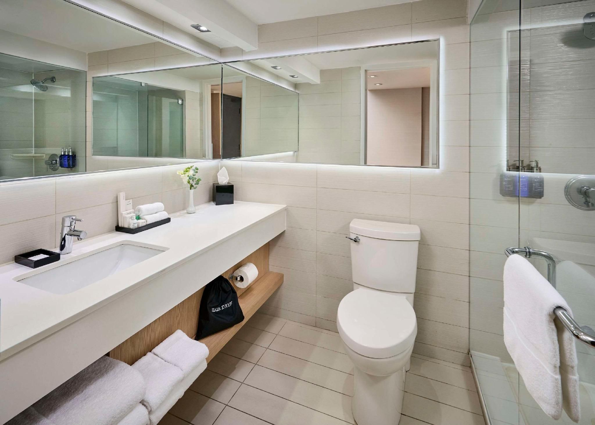 Premium Room-King Bed-Lakeview