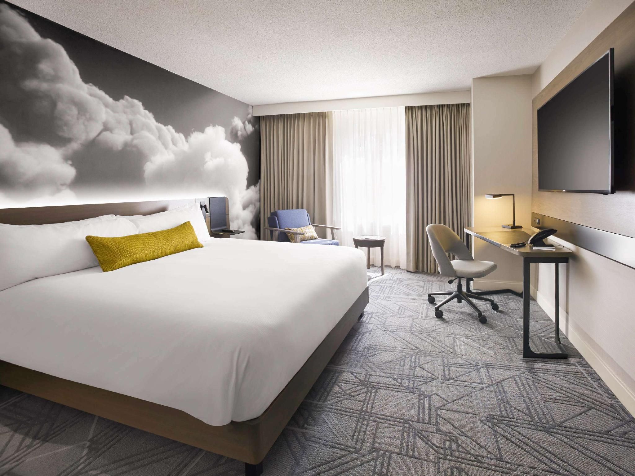 Novotel Toronto Centre Superior King