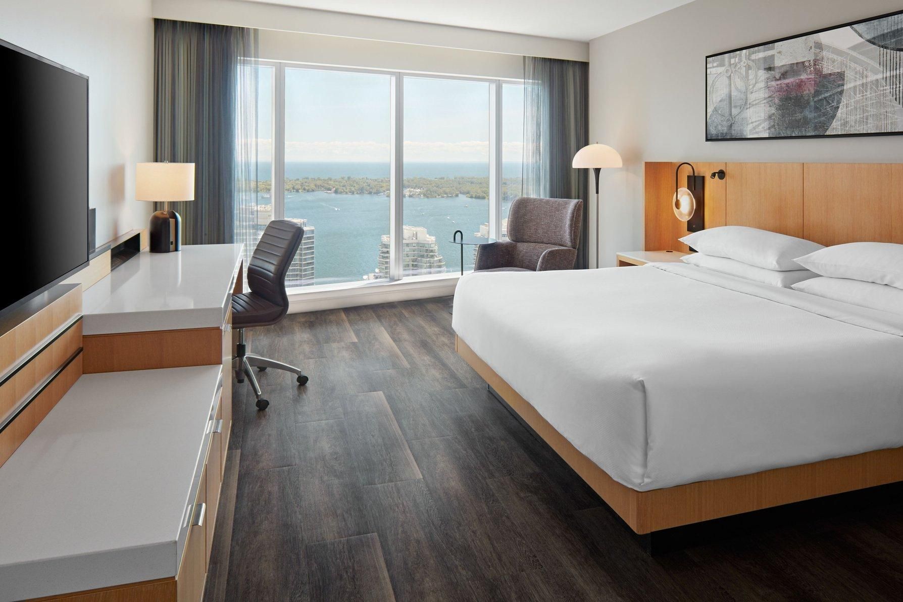Guest room, 1 King, Harbor view