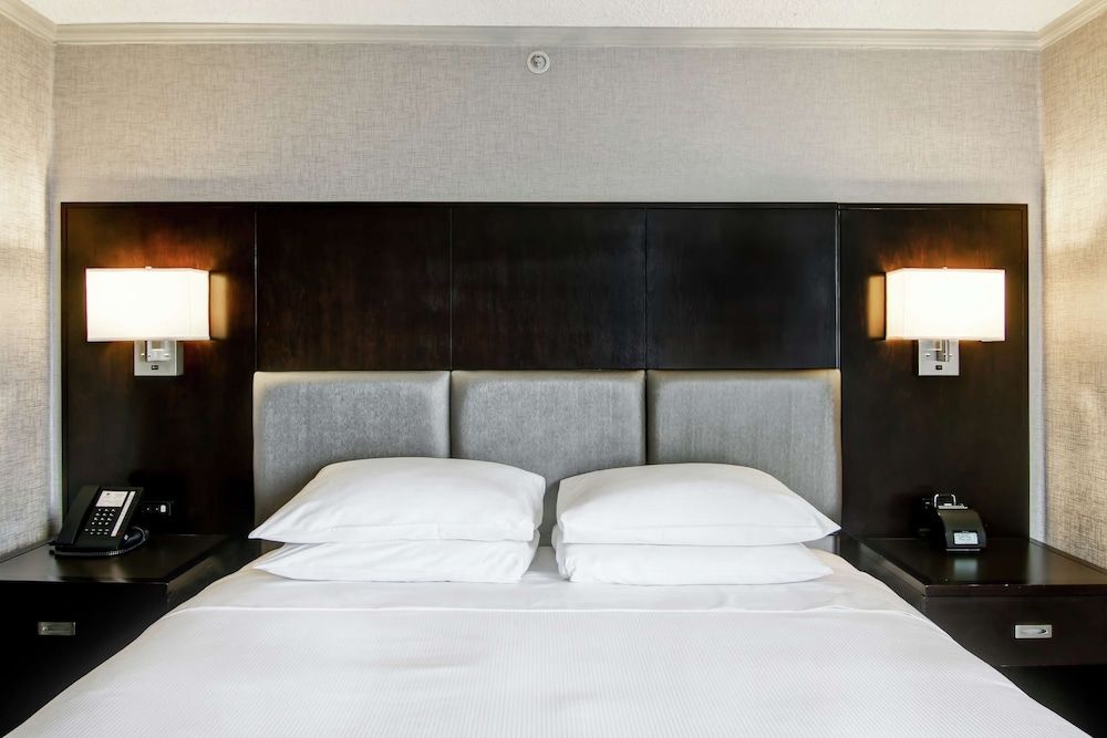 Deluxe Suite, 1 King Bed, Non Smoking, Kitchen