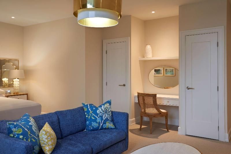 Summerhill Studio King Suite. Top Floor