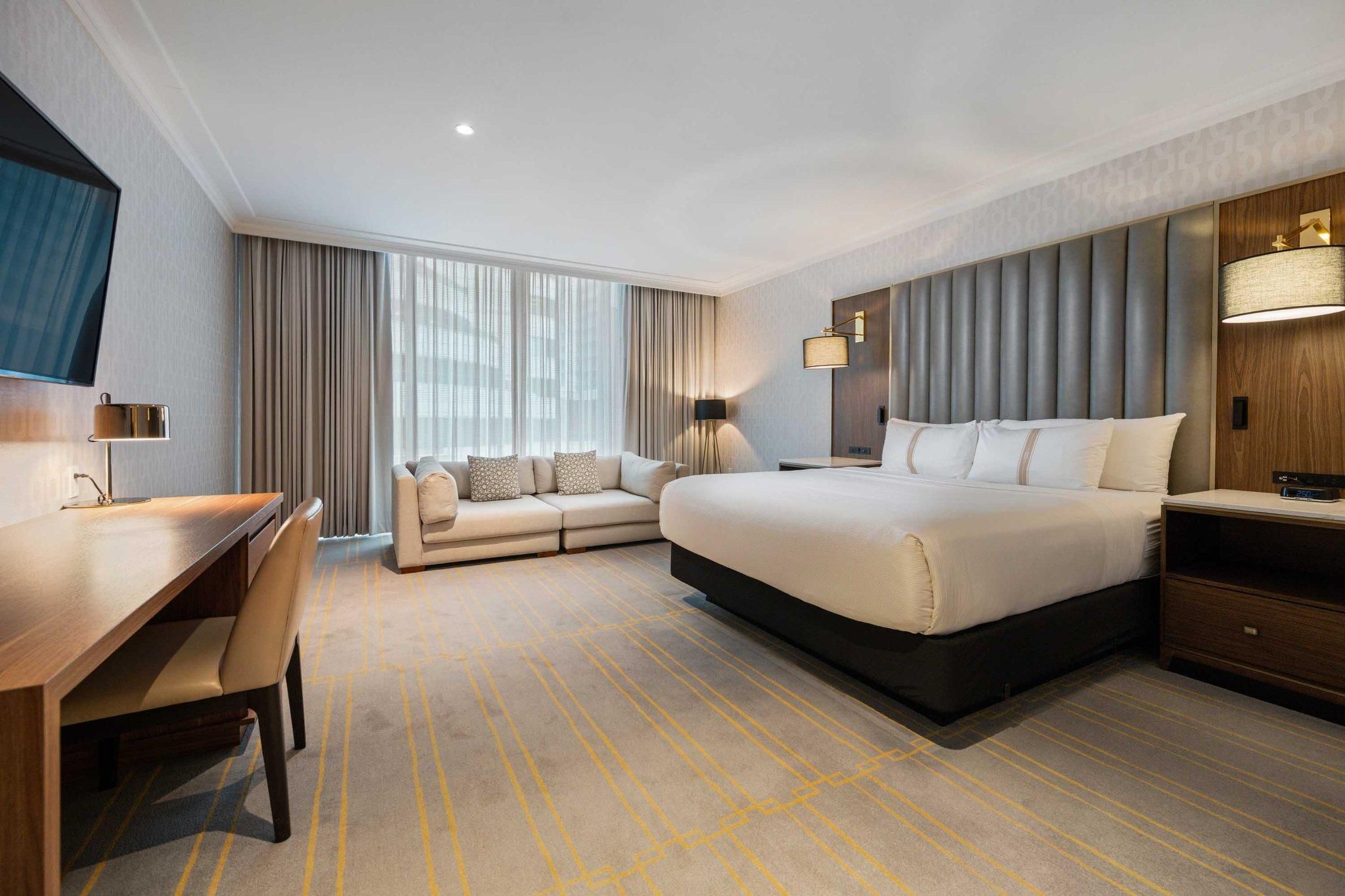 Deluxe Room - 1 King Bed