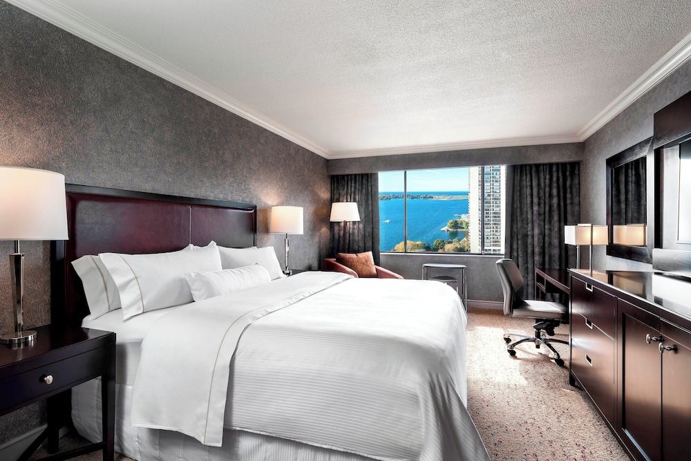 The Westin Harbour Castle, Toronto Room, 1 King Bed