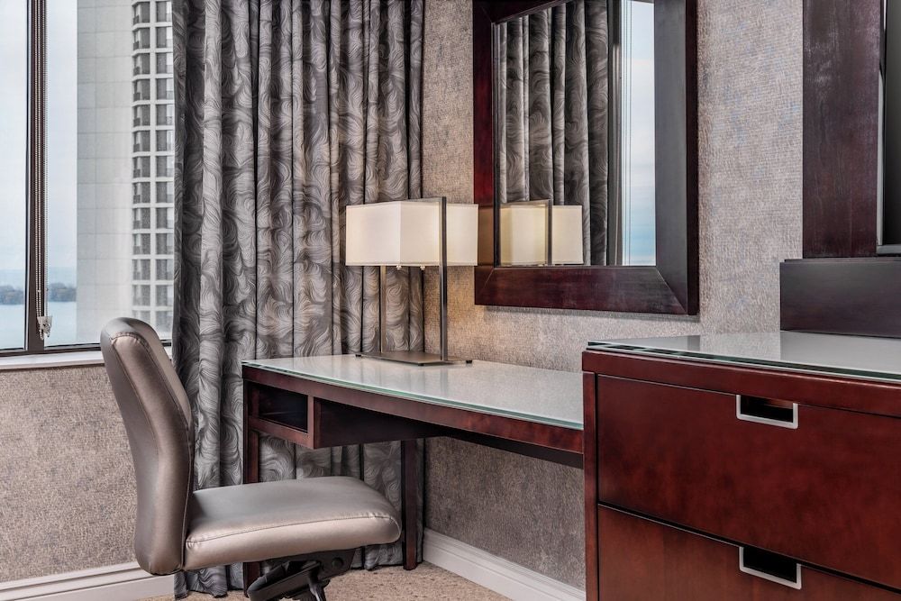 The Westin Harbour Castle, Toronto Room, 1 King Bed 6
