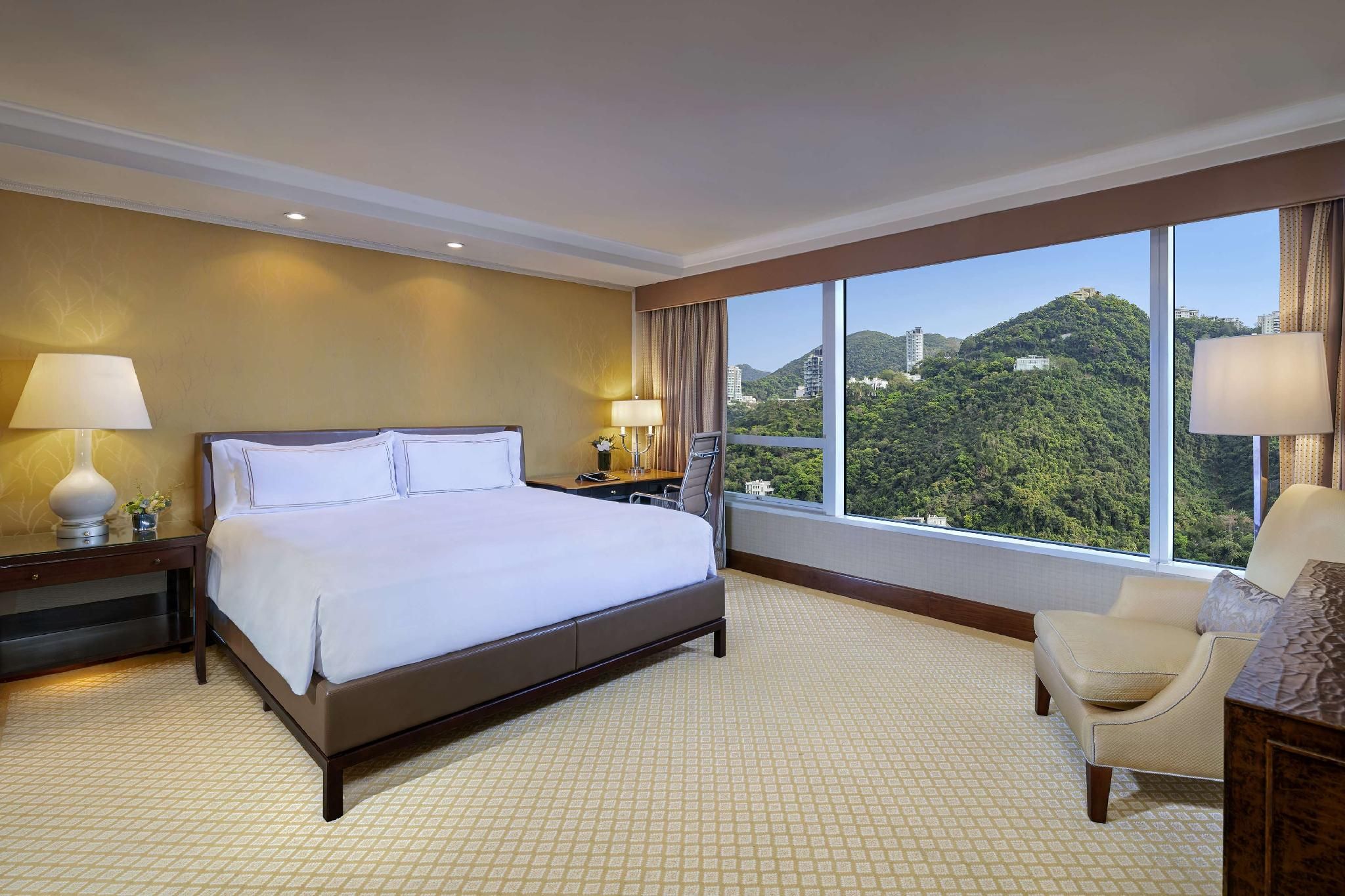 King Executive Peak Suite