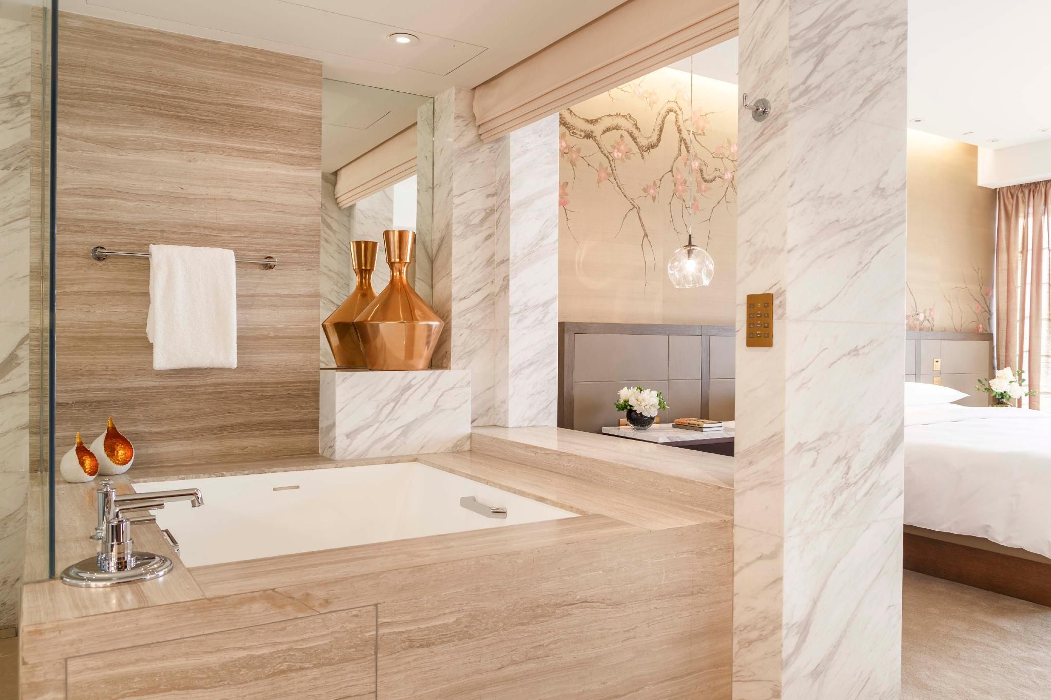 Ambassador Harbour Suite