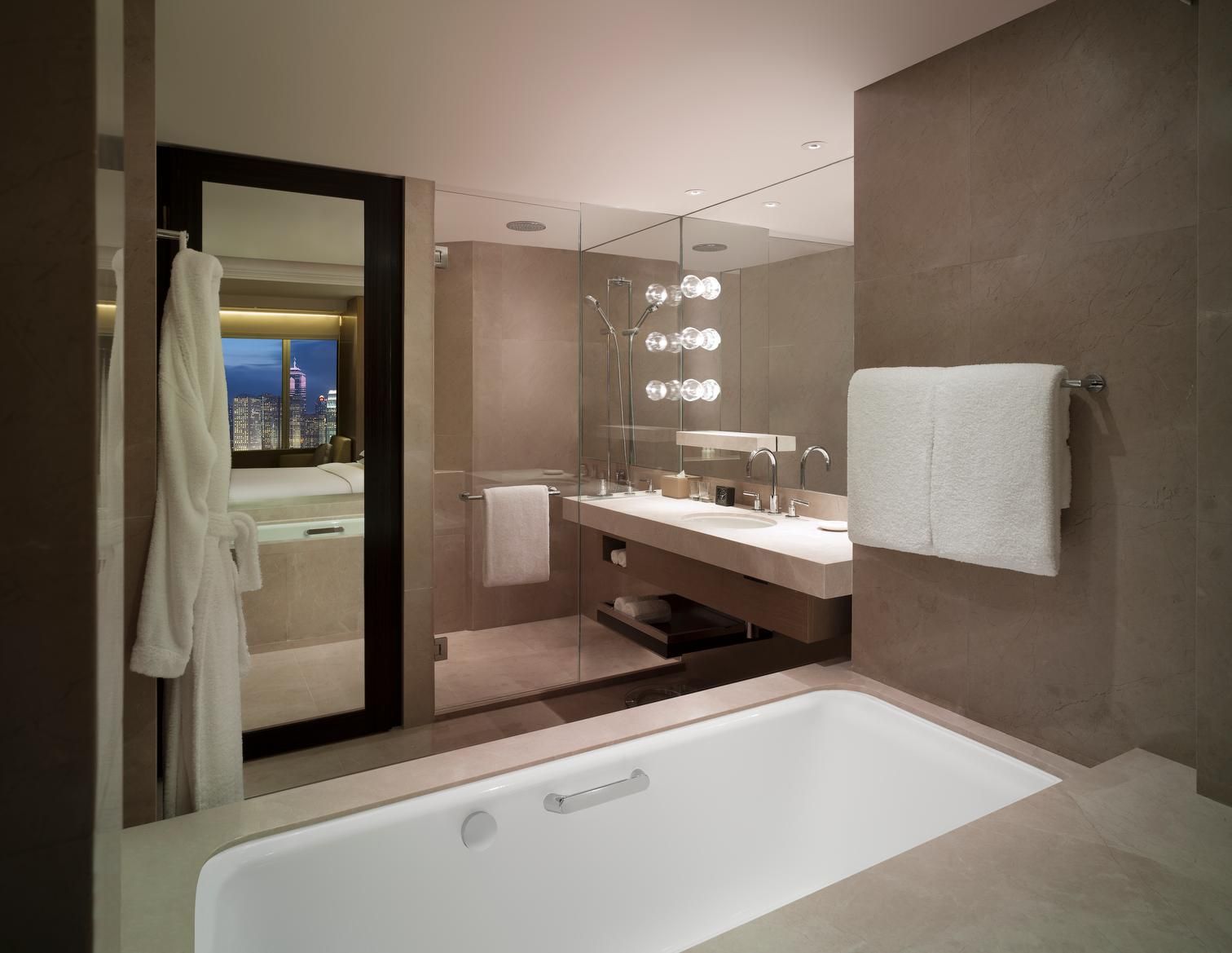 2 Twin Beds Harbour View Club Access