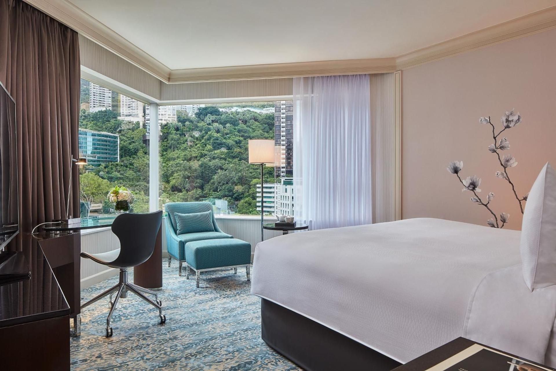 Executive Room, Executive lounge access, Guest room, 1 King, City view